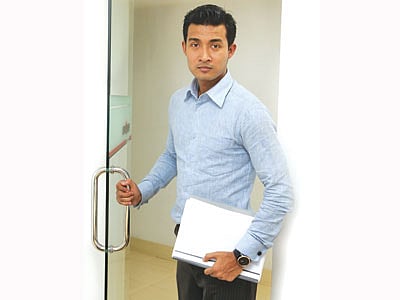 বিআইডব্লিউটিএর ২১৪ পদের জন্য অনলাইনে আবেদনপত্র পূরণ করতে হবে। মডেল: শুভ