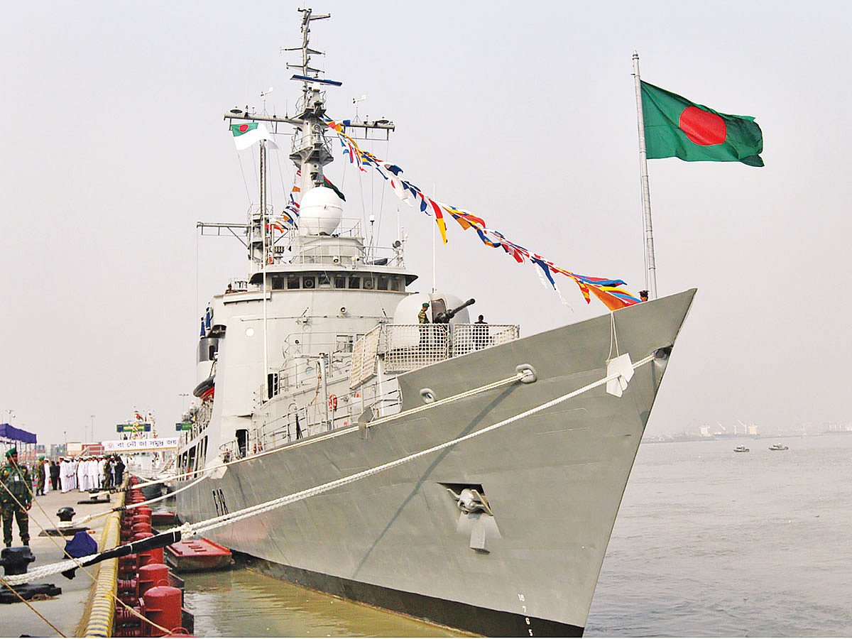 বাংলাদেশ নৌবাহিনীতে অফিসার ক্যাডেট ব্যাচের আবেদন-প্রক্রিয়া শুরু হয়েছে। এই বাহিনীতে যোগ দেওয়ার স্বপ্ন যাঁদের, তাঁরা কাজে লাগাতে পারেন এ সুযোগ।