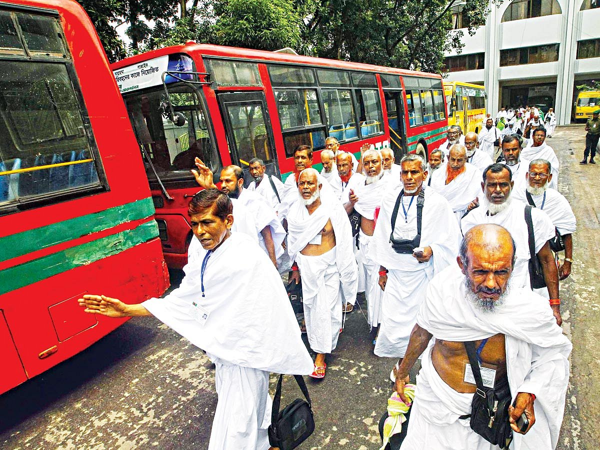 গত ১০ বছরে হজের খরচ বেড়েছে দ্বিগুণেরও বেশি। অথচ এই সময়ে দেশের মানুষের গড় আয় কি দ্বিগুণ হয়েছে?