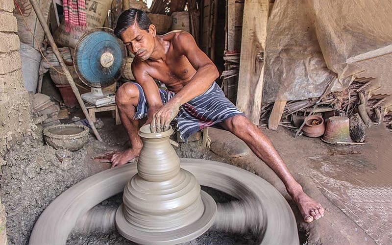 দেশের বিভিন্ন অঞ্চলের আছে বিভিন্ন রকম পণ্য। রপ্তানি পণ্যের বহুমুখীকরণে এবার একটি গ্রাম একটি পণ্য (ওভিওপি)’ নামে নতুন উদ্যোগ নেওয়া হয়েছে।