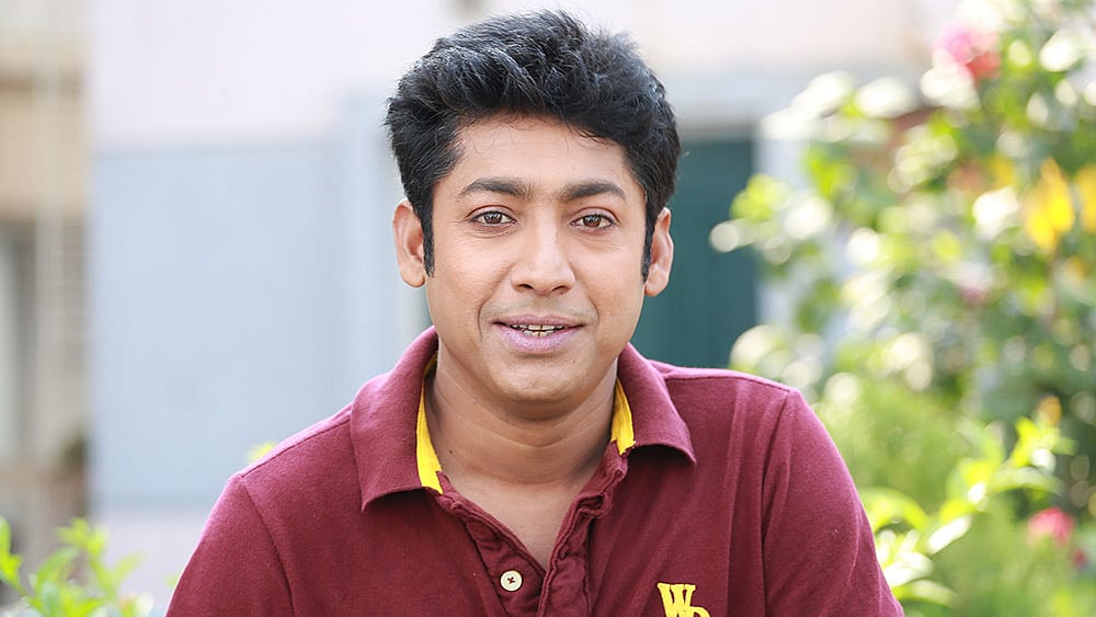 Katta onalarning yalangoch kokraklari