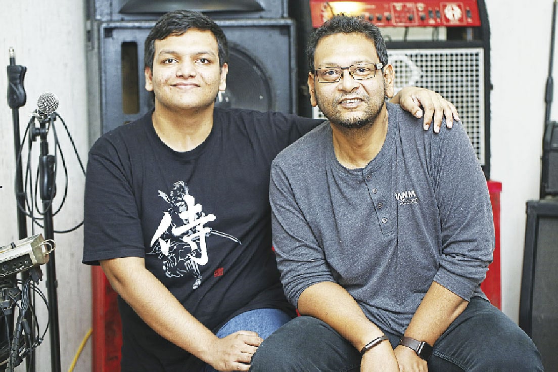 ছেলে আহনাফের সঙ্গে বাবা সুমন; ২০১৬ সালে