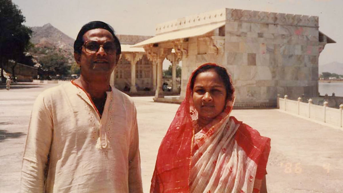 রাজ্জাকের সঙ্গে স্ত্রী খায়রুন্নেসা লক্ষ্মী