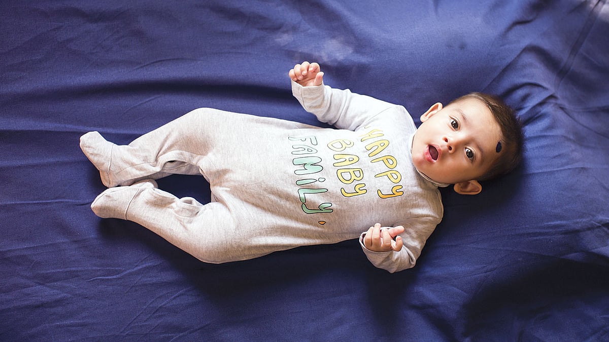 শীতে শিশুকে ওম দেবে জাম্পস্যুট