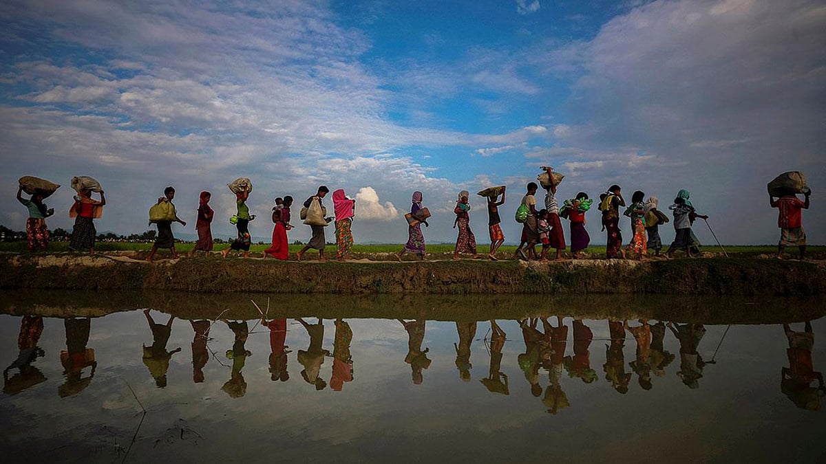 ২০১৭ সালে রাখাইনে সেনা অভিযানের মুখে ১০ লাখের বেশি রোহিঙ্গা দেশ ছেড়ে বাংলাদেশে এসে আশ্রয় নেয়