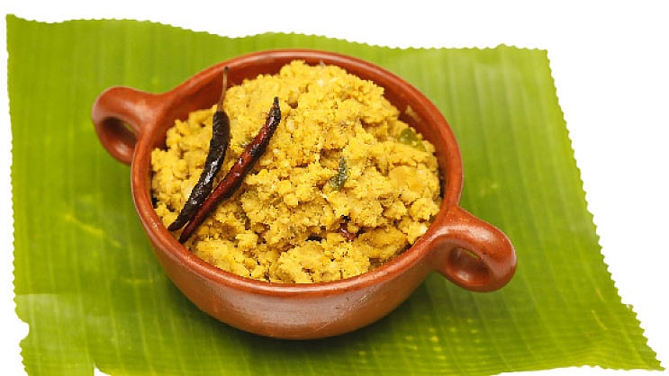 ডালের হাঁড়িঘাঁটা