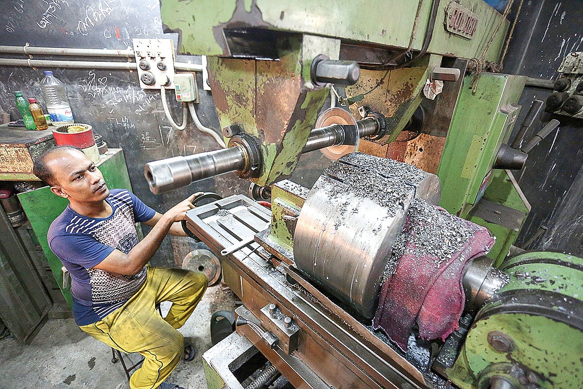 হালকা প্রকৌশল খাতে বিপুল কর্মসংস্থানের সুযোগ আছে।