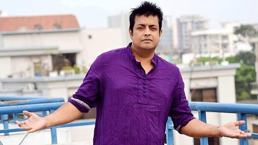 ‘চাঁদের আলো’ সিনেমার মধ্য দিয়ে নায়ক হিসেবে ওমর সানীর আত্মপ্রকাশ। ছবি: সংগৃহীত