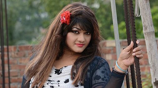 চিত্রনায়িকা মুনমুন