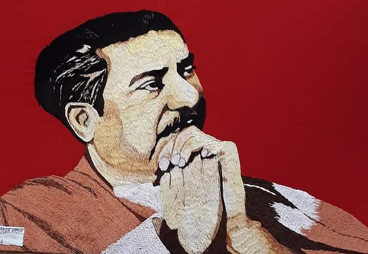 Yigitlarni silkitib yurgan etuk ayollarning fotosuratlari